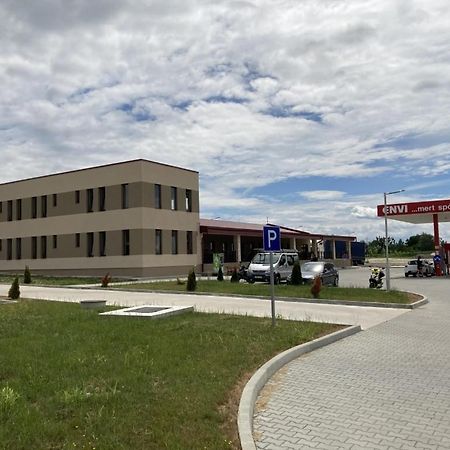 M70 Panzio Szemenyecsörnye Exteriér fotografie